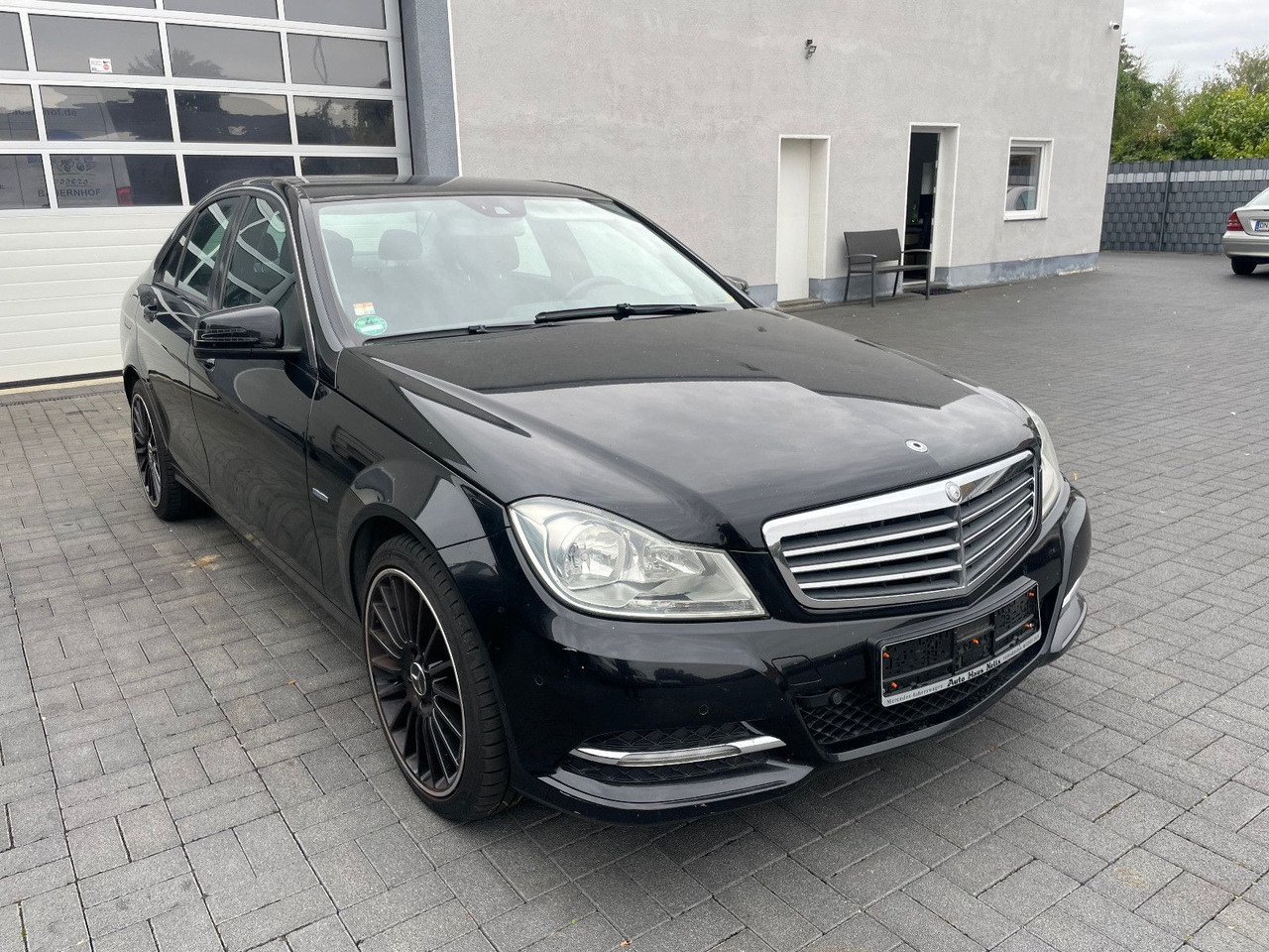 Mercedes-Benz C 180 C -Klasse Lim. C 180 CGI BlueEfficiency - Sedan: foto 1 Mercedes-Benz C 180 C -Klasse Lim. C 180 CGI BlueEfficiency - Sedan: foto 1