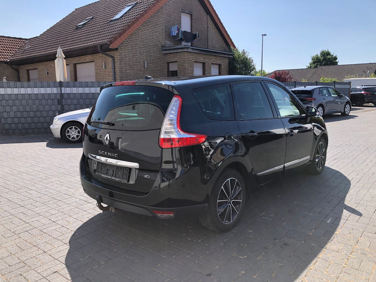 Renault Scenic Grand 2.0 dCi 150 BOSE Edition,Automatik - Furgoneta de pasajeros: foto 2 Renault Scenic Grand 2.0 dCi 150 BOSE Edition,Automatik - Furgoneta de pasajeros: foto 2