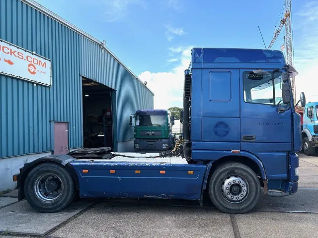 DAF 95.380 XF SPACECAB (EURO 2 / ZF16 MANUAL GEARBOX / HYDRAULIC KIT / P.T.O. / SIDE SKIRTS / AIRCONDITIONING) - Cabeza tractora: foto 4 DAF 95.380 XF SPACECAB (EURO 2 / ZF16 MANUAL GEARBOX / HYDRAULIC KIT / P.T.O. / SIDE SKIRTS / AIRCONDITIONING) - Cabeza tractora: foto 4