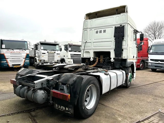 DAF 95.430 XF SPACECAB (EURO 2 / ZF16 MANUAL GEARBOX / ZF-INTARDER / AIRCONDITIONING) - Cabeza tractora: foto 4 DAF 95.430 XF SPACECAB (EURO 2 / ZF16 MANUAL GEARBOX / ZF-INTARDER / AIRCONDITIONING) - Cabeza tractora: foto 4