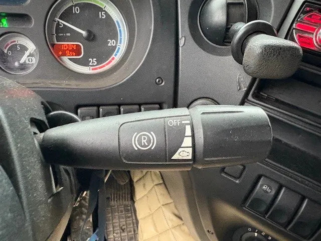 Cabeza tractora DAF XF 105.460 ATE SPACEAB 4x2 (EURO 5 / ZF MANUAL GEARBOX / ZF-INTARDER / HYDRAULIC KIT / P.T.O. / AIRCONDITIONING / ETC.): foto 10