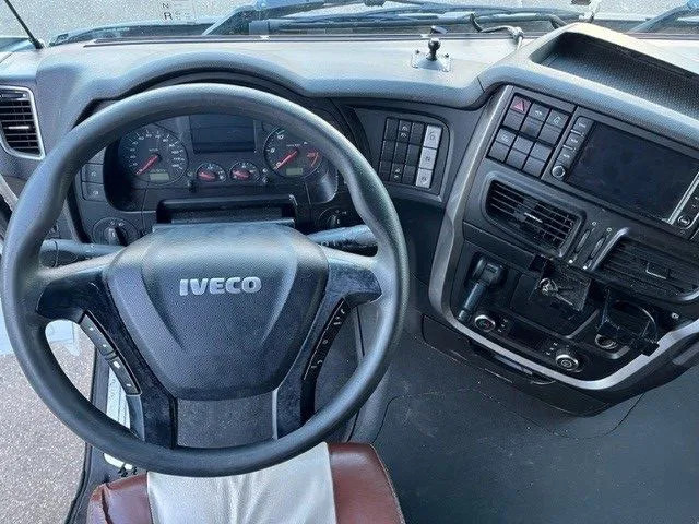 Cabeza tractora Iveco Stralis AS440S42T/P HI-WAY DUTCH TRUCK (APK/TUV -> 02-2024 / EURO 6 / AS-TRONIC / 2 TANKS / LEATHER SEATS / FRIDGE): foto 6