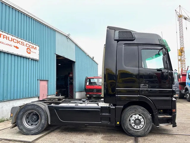 Mercedes-Benz Actros 1840 LS (MP1) 4x2 MEGASPACE (EPS WITH CLUTCH (3 PEDALS) / RETARDER / AIRCONDITIONING) - Cabeza tractora: foto 4 Mercedes-Benz Actros 1840 LS (MP1) 4x2 MEGASPACE (EPS WITH CLUTCH (3 PEDALS) / RETARDER / AIRCONDITIONING) - Cabeza tractora: foto 4