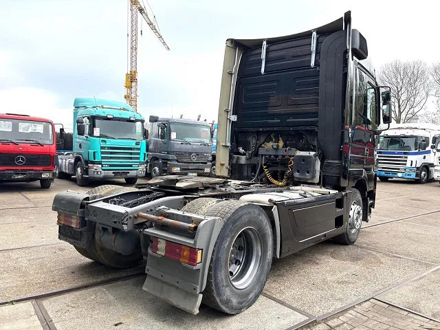 Mercedes-Benz Actros 1840 LS (MP1) 4x2 MEGASPACE (EPS WITH CLUTCH (3 PEDALS) / RETARDER / AIRCONDITIONING) - Cabeza tractora: foto 3 Mercedes-Benz Actros 1840 LS (MP1) 4x2 MEGASPACE (EPS WITH CLUTCH (3 PEDALS) / RETARDER / AIRCONDITIONING) - Cabeza tractora: foto 3