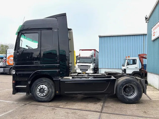 Mercedes-Benz Actros 1840 LS (MP1) 4x2 MEGASPACE (EPS WITH CLUTCH (3 PEDALS) / RETARDER / AIRCONDITIONING) - Cabeza tractora: foto 5 Mercedes-Benz Actros 1840 LS (MP1) 4x2 MEGASPACE (EPS WITH CLUTCH (3 PEDALS) / RETARDER / AIRCONDITIONING) - Cabeza tractora: foto 5