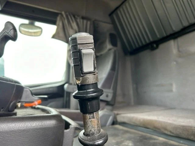 Leasing de Scania R124-400 L 4x2 SLEEPERCAB ADR/VLG (2 FUEL LINES!!) (EURO 2 / 12 GEARS MANUAL GEARBOX / RETARDER / BLOWER / P.T.O. / AIRCONDITION Scania R124-400 L 4x2 SLEEPERCAB ADR/VLG (2 FUEL LINES!!) (EURO 2 / 12 GEARS MANUAL GEARBOX / RETARDER / BLOWER / P.T.O. / AIRCONDITION: foto 6