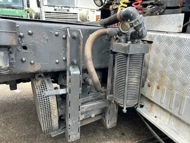 Leasing de Scania R124-400 L 4x2 SLEEPERCAB ADR/VLG (2 FUEL LINES!!) (EURO 2 / 12 GEARS MANUAL GEARBOX / RETARDER / BLOWER / P.T.O. / AIRCONDITION Scania R124-400 L 4x2 SLEEPERCAB ADR/VLG (2 FUEL LINES!!) (EURO 2 / 12 GEARS MANUAL GEARBOX / RETARDER / BLOWER / P.T.O. / AIRCONDITION: foto 12