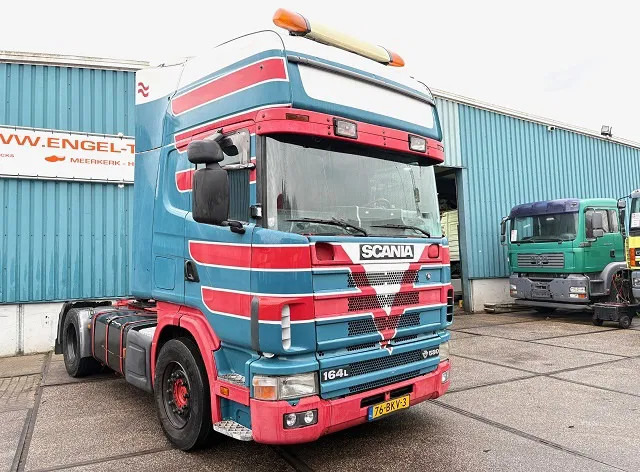 Scania R164-580 V8 TOPLINE COLLECTORS ITEM!! / APK 10-2026!! (12+2 MANUAL GEARBOX / RETARDER / AIRCONDITIONING / 2x TANK / ETC.) - Cabeza tractora: foto 2 Scania R164-580 V8 TOPLINE COLLECTORS ITEM!! / APK 10-2026!! (12+2 MANUAL GEARBOX / RETARDER / AIRCONDITIONING / 2x TANK / ETC.) - Cabeza tractora: foto 2