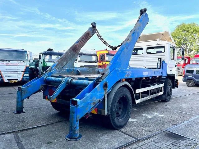 MAN F 18.232 (6 CILINDER) M90 WITH TELESCOPIC CONTAINER SYSTEM (8 GEARS MANUAL GEARBOX / EURO 1 (MECHANICAL PUMP AND INJECTORS)) - Camión portacontenedor de cadenas: foto 3 MAN F 18.232 (6 CILINDER) M90 WITH TELESCOPIC CONTAINER SYSTEM (8 GEARS MANUAL GEARBOX / EURO 1 (MECHANICAL PUMP AND INJECTORS)) - Camión portacontenedor de cadenas: foto 3