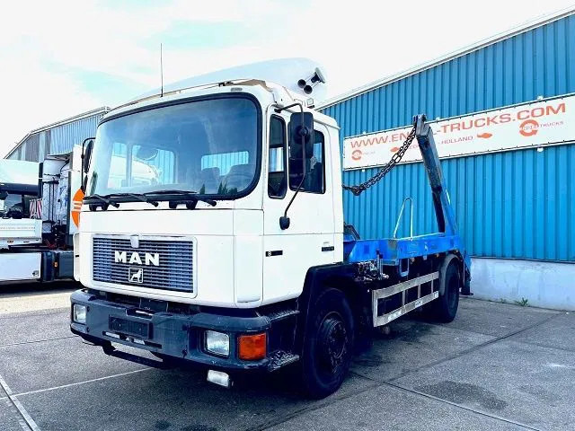 MAN F 18.232 (6 CILINDER) M90 WITH TELESCOPIC CONTAINER SYSTEM (8 GEARS MANUAL GEARBOX / EURO 1 (MECHANICAL PUMP AND INJECTORS)) - Camión portacontenedor de cadenas: foto 1 MAN F 18.232 (6 CILINDER) M90 WITH TELESCOPIC CONTAINER SYSTEM (8 GEARS MANUAL GEARBOX / EURO 1 (MECHANICAL PUMP AND INJECTORS)) - Camión portacontenedor de cadenas: foto 1