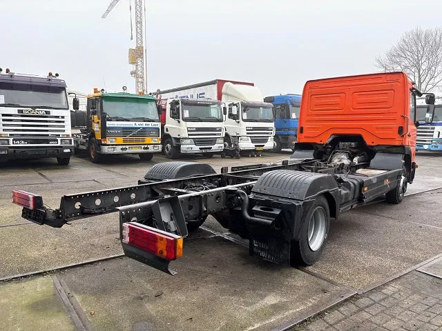 Mercedes-Benz Atego 823L DAY CAB (6-CILINDER) 4x2 CHASSIS (MANUAL GEARBOX / SPER DIFFERENTIAL / 6-CILINDER ENGINE) - Camión chasis: foto 3 Mercedes-Benz Atego 823L DAY CAB (6-CILINDER) 4x2 CHASSIS (MANUAL GEARBOX / SPER DIFFERENTIAL / 6-CILINDER ENGINE) - Camión chasis: foto 3
