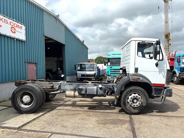 Mercedes-Benz SK 1824 4x2 FULL STEEL SUSPENSION CHASSIS (MANUAL GEARBOX / REDUCTION AXLE / FULL STEEL SUSPENSION) - Camión chasis: foto 4 Mercedes-Benz SK 1824 4x2 FULL STEEL SUSPENSION CHASSIS (MANUAL GEARBOX / REDUCTION AXLE / FULL STEEL SUSPENSION) - Camión chasis: foto 4