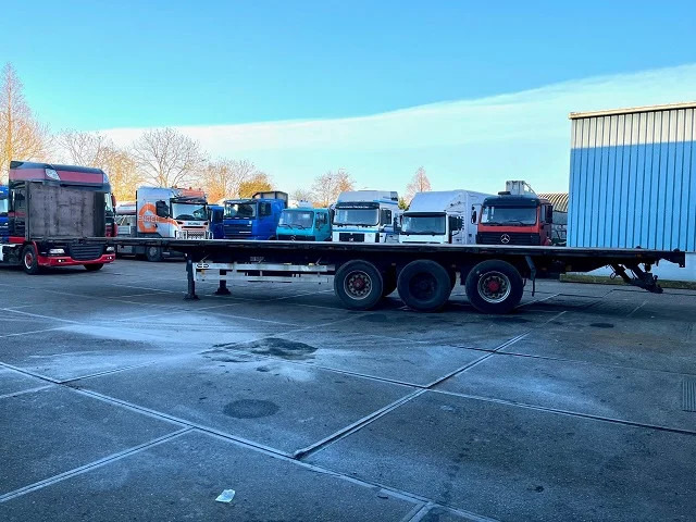 Van Hool 3B1047 13.60M. FLATBED TRAILER WITH 40FT TWISTLOCKS (SAF-AXLES / DISC BRAKES / 40FT TWISTLOCKS) - Semirremolque plataforma/ Caja abierta: foto 5 Van Hool 3B1047 13.60M. FLATBED TRAILER WITH 40FT TWISTLOCKS (SAF-AXLES / DISC BRAKES / 40FT TWISTLOCKS) - Semirremolque plataforma/ Caja abierta: foto 5