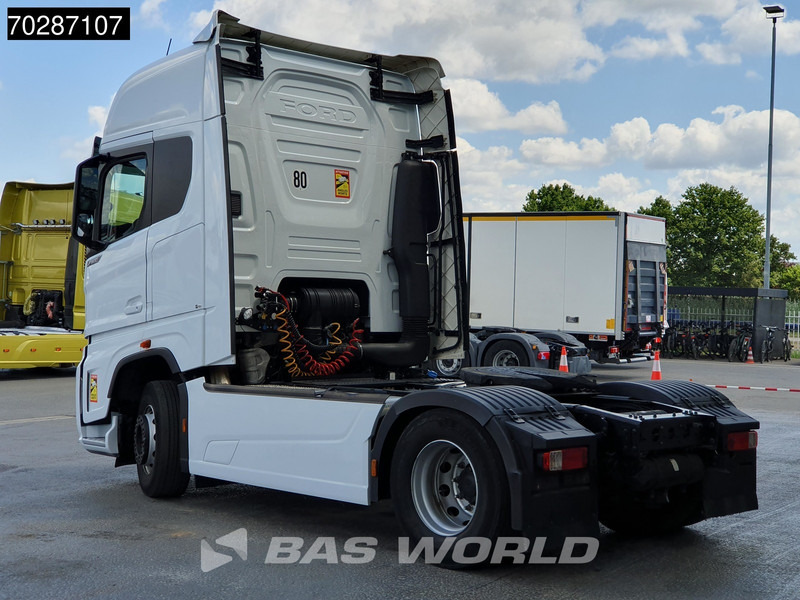 Ford F-Max 500 4X2 Retarder 2x Tanks Standklima ACC Euro 6 - Cabeza tractora: foto 2 Ford F-Max 500 4X2 Retarder 2x Tanks Standklima ACC Euro 6 - Cabeza tractora: foto 2