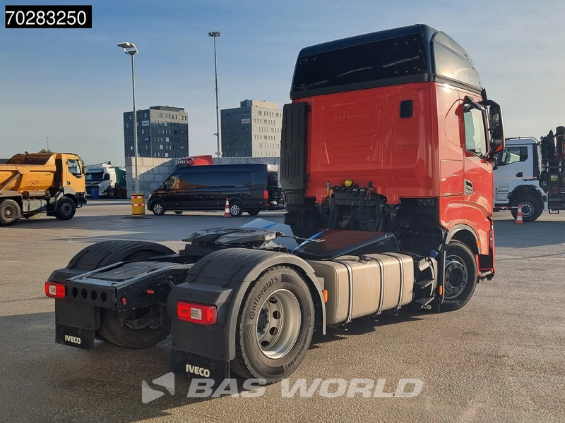 Iveco S-Way 490 4X2 DAMAGED! chassis bent 2x Tanks LED Navi Euro 6 - Cabeza tractora: foto 5 Iveco S-Way 490 4X2 DAMAGED! chassis bent 2x Tanks LED Navi Euro 6 - Cabeza tractora: foto 5