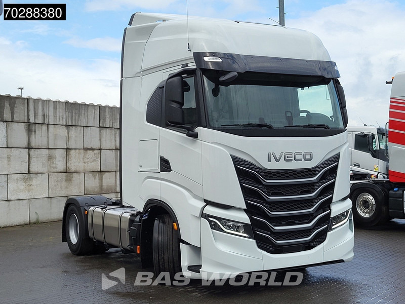 Iveco S-way 580 4X2 NEW! 2x Tanks Navi ACC Standklima - Cabeza tractora: foto 3 Iveco S-way 580 4X2 NEW! 2x Tanks Navi ACC Standklima - Cabeza tractora: foto 3