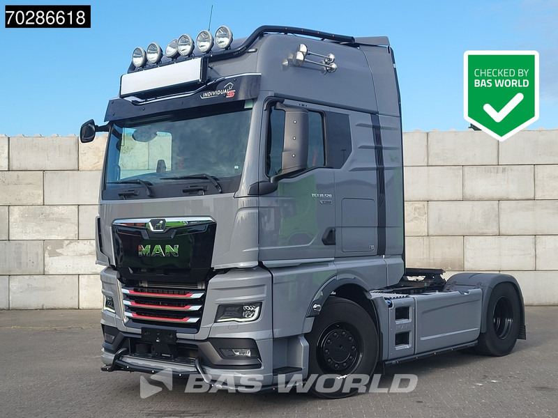 MAN TGX 18.520 4X2 Individual Lion S! GX Retarder Full-Air 2x Tanks Navi LED ACC Euro 6 - Cabeza tractora: foto 1 MAN TGX 18.520 4X2 Individual Lion S! GX Retarder Full-Air 2x Tanks Navi LED ACC Euro 6 - Cabeza tractora: foto 1