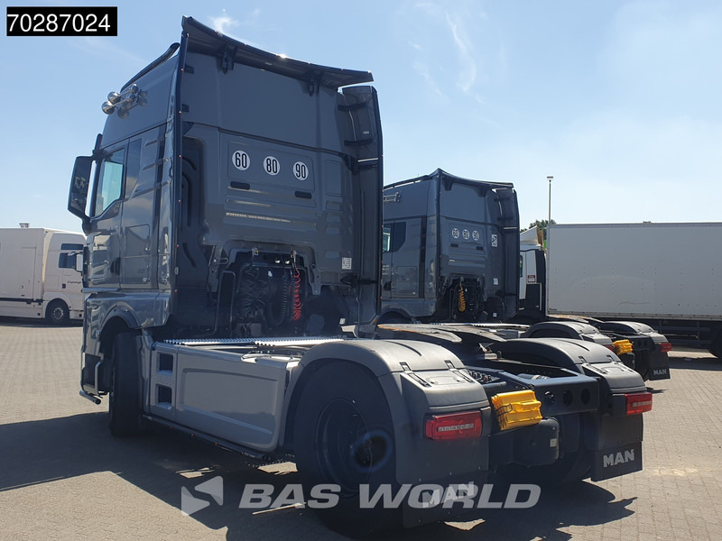 MAN TGX 18.520 4X2 Individual Lion S! GX Retarder Full-Air 2x Tanks Navi LED ACC Euro 6 - Cabeza tractora: foto 2 MAN TGX 18.520 4X2 Individual Lion S! GX Retarder Full-Air 2x Tanks Navi LED ACC Euro 6 - Cabeza tractora: foto 2