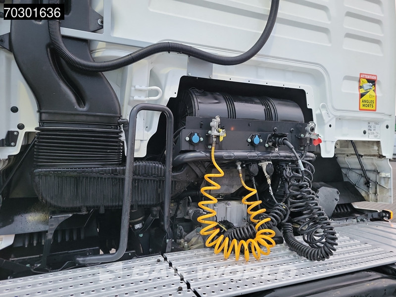 Leasing de MAN TGX 33.640 6X4 GM Retarder Standklima MAN TGX 33.640 6X4 GM Retarder Standklima: foto 12 Leasing de MAN TGX 33.640 6X4 GM Retarder Standklima MAN TGX 33.640 6X4 GM Retarder Standklima: foto 12