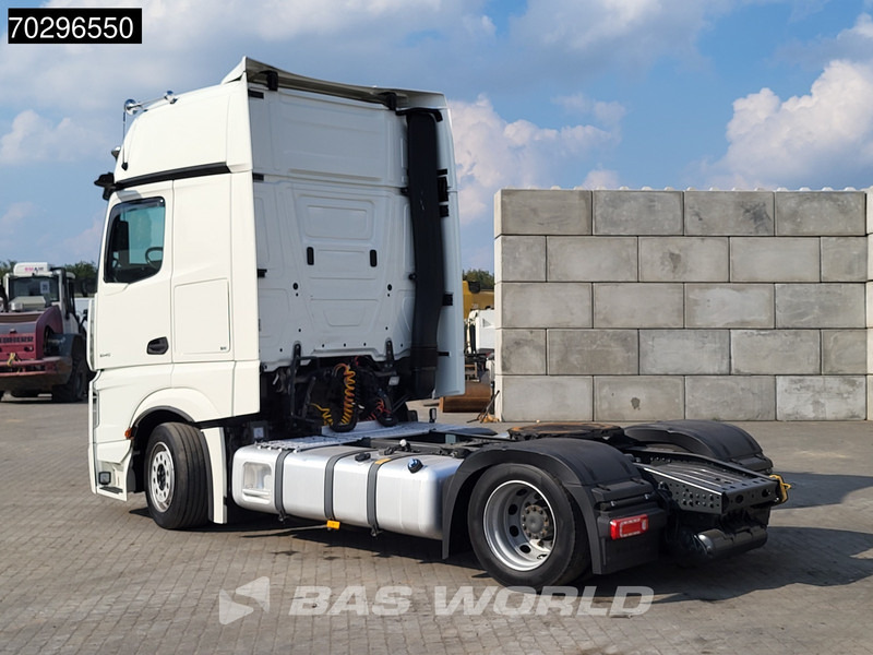 Mercedes-Benz Actros 1845 4X2 GigaSpace Mega Retarder 2x Tanks Standklima Xenon Euro 6 - Cabeza tractora: foto 2 Mercedes-Benz Actros 1845 4X2 GigaSpace Mega Retarder 2x Tanks Standklima Xenon Euro 6 - Cabeza tractora: foto 2