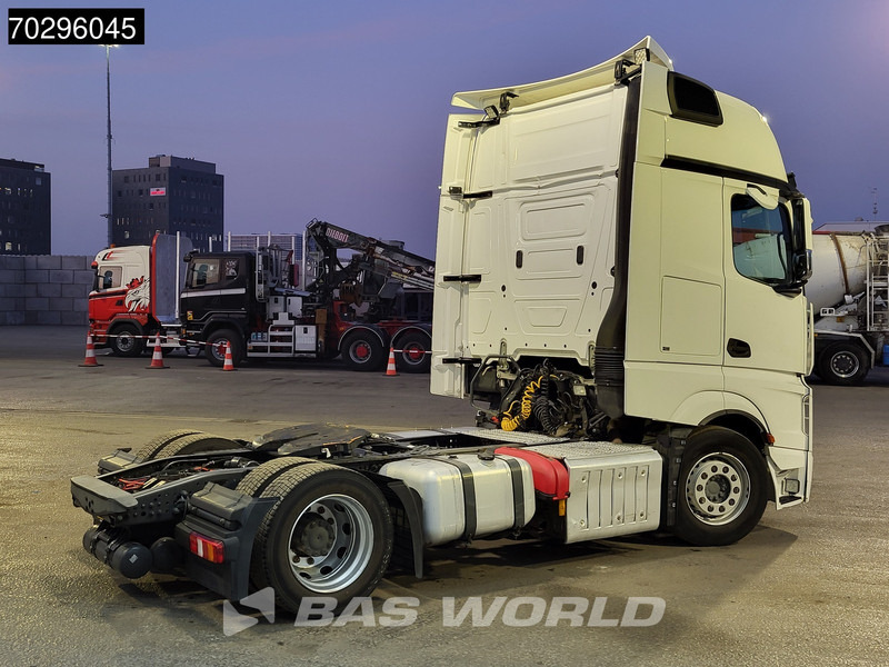 Mercedes-Benz Actros 1845 Actros 4X2 GigaSpace NL-Truck Mega 2xTanks Standklima ACC Euro 6 - Cabeza tractora: foto 5 Mercedes-Benz Actros 1845 Actros 4X2 GigaSpace NL-Truck Mega 2xTanks Standklima ACC Euro 6 - Cabeza tractora: foto 5