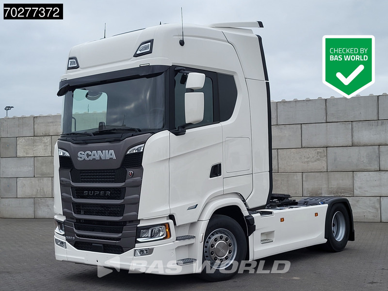 Scania S560 4X2 NEW! Retarder Full-Air 2xTanks Leder Standklima Navi ACC LED - Cabeza tractora: foto 1 Scania S560 4X2 NEW! Retarder Full-Air 2xTanks Leder Standklima Navi ACC LED - Cabeza tractora: foto 1
