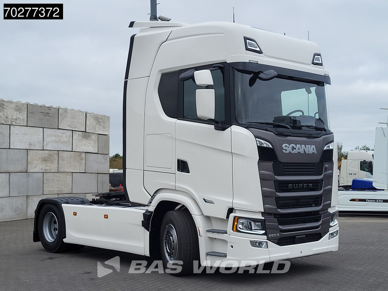 Scania S560 4X2 NEW! Retarder Full-Air 2xTanks Leder Standklima Navi ACC LED - Cabeza tractora: foto 3 Scania S560 4X2 NEW! Retarder Full-Air 2xTanks Leder Standklima Navi ACC LED - Cabeza tractora: foto 3
