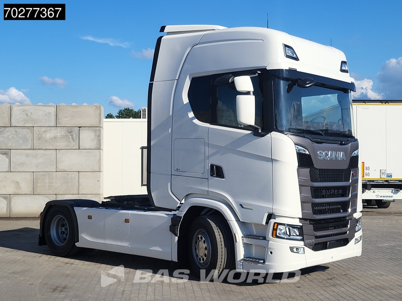 Scania S560 4X2 NEW! Retarder Full-Air 2xTanks Leder Standklima Navi ACC LED - Cabeza tractora: foto 3 Scania S560 4X2 NEW! Retarder Full-Air 2xTanks Leder Standklima Navi ACC LED - Cabeza tractora: foto 3