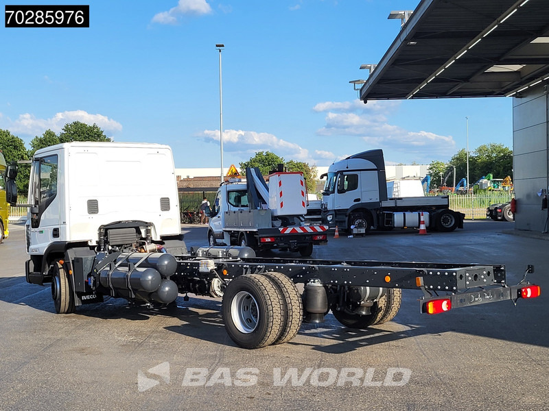 Iveco 120-210L 4X2 NEW 12tons chassis! CNG Engine Manual TELMA Retarder Euro 6 - Camión chasis: foto 2 Iveco 120-210L 4X2 NEW 12tons chassis! CNG Engine Manual TELMA Retarder Euro 6 - Camión chasis: foto 2
