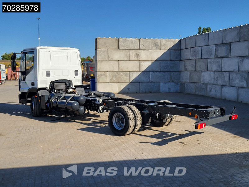 Iveco 120-210L 4X2 NEW 12tons chassis! CNG Engine TELMA Retarder Manual Euro 6 - Camión chasis: foto 2 Iveco 120-210L 4X2 NEW 12tons chassis! CNG Engine TELMA Retarder Manual Euro 6 - Camión chasis: foto 2