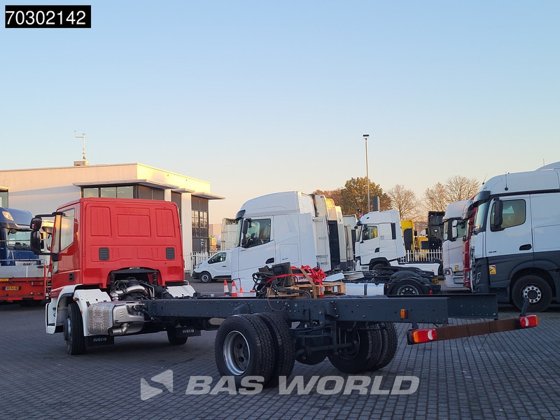 Iveco Eurocargo 160E320 4X2 NEW! 16T chassis 2016 production Euro 6 - Camión chasis: foto 2 Iveco Eurocargo 160E320 4X2 NEW! 16T chassis 2016 production Euro 6 - Camión chasis: foto 2