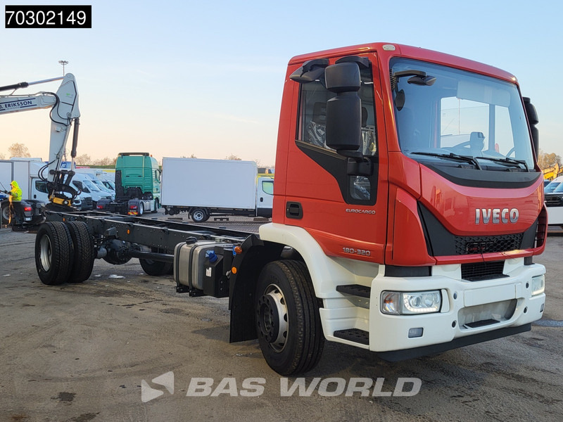 Iveco Eurocargo 180E320 4X2 NEW! 18T chassis 2017 production Euro 6 - Camión chasis: foto 3 Iveco Eurocargo 180E320 4X2 NEW! 18T chassis 2017 production Euro 6 - Camión chasis: foto 3