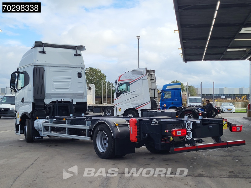 Iveco S-Way 460 4X2 NEW !! BDF Automatic Full air ACC Led Euro 6 - Camión portacontenedore/ Intercambiable: foto 2 Iveco S-Way 460 4X2 NEW !! BDF Automatic Full air ACC Led Euro 6 - Camión portacontenedore/ Intercambiable: foto 2