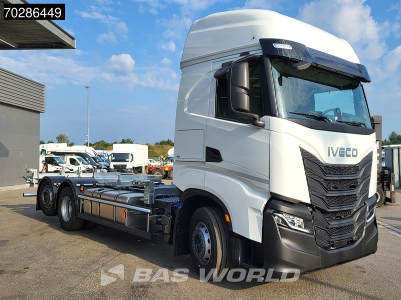 Iveco S-Way 500 6X2 NEW BDF! Lift+Steering Axle ACC Standklima Euro 6 - Camión portacontenedore/ Intercambiable: foto 3 Iveco S-Way 500 6X2 NEW BDF! Lift+Steering Axle ACC Standklima Euro 6 - Camión portacontenedore/ Intercambiable: foto 3