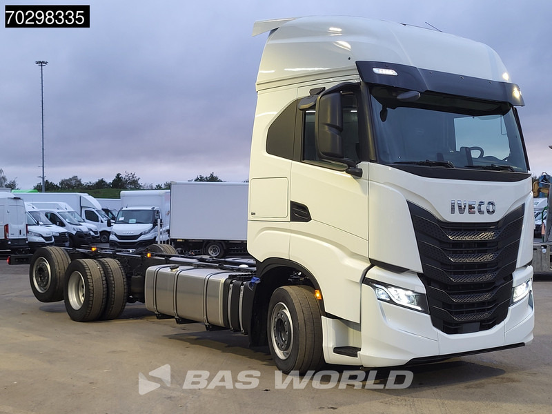 Iveco S-Way 530 6X2 NEW chassis! Retarder Standairco Lift+Steering-Axle Automatic LED ACC Euro 6 - Camión chasis: foto 3 Iveco S-Way 530 6X2 NEW chassis! Retarder Standairco Lift+Steering-Axle Automatic LED ACC Euro 6 - Camión chasis: foto 3