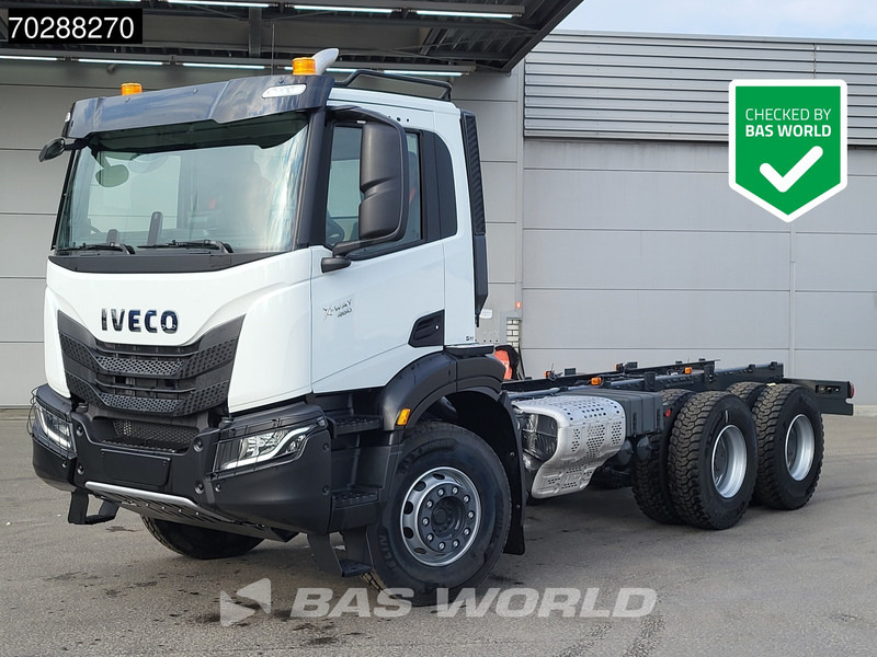 Iveco X-Way 460 6X4 NEW chassis Retarder Big-Axle Full Steel Navi Euro 6 - Camión chasis: foto 1 Iveco X-Way 460 6X4 NEW chassis Retarder Big-Axle Full Steel Navi Euro 6 - Camión chasis: foto 1