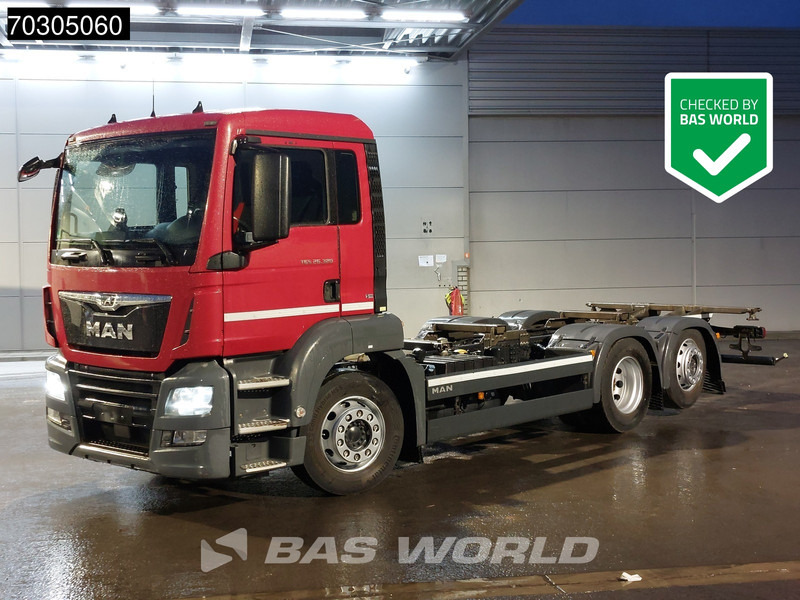 MAN TGS 26.320 TGS 6X2 ADR BDF Lift+Steering Axle Automatic Euro 6 - Camión portacontenedore/ Intercambiable: foto 1 MAN TGS 26.320 TGS 6X2 ADR BDF Lift+Steering Axle Automatic Euro 6 - Camión portacontenedore/ Intercambiable: foto 1