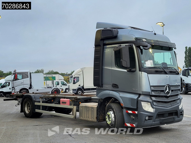 Mercedes-Benz Actros 1843 4X2 BDF 2xTanks Automatic Euro 6 - Camión portacontenedore/ Intercambiable: foto 3 Mercedes-Benz Actros 1843 4X2 BDF 2xTanks Automatic Euro 6 - Camión portacontenedore/ Intercambiable: foto 3