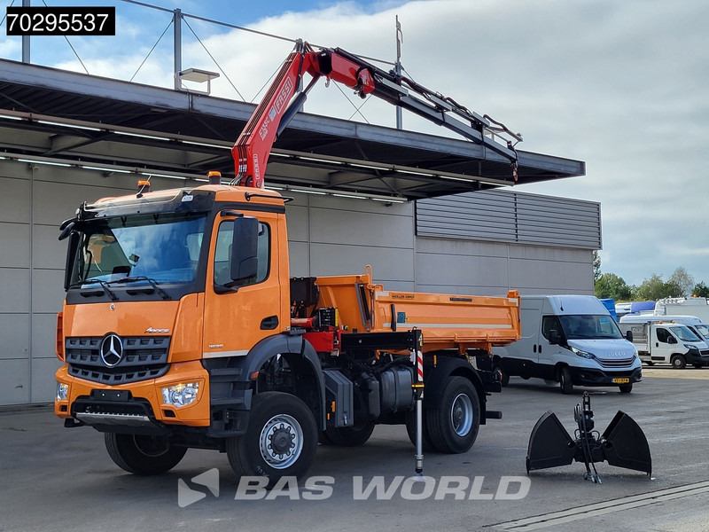 Mercedes-Benz Arocs 1835 4X4 4x4 Fassi F135AC.0.24 Crane Kran Meiller 3-Way Tipper Big-Axle - Camión volquete, Camión grúa: foto 3 Mercedes-Benz Arocs 1835 4X4 4x4 Fassi F135AC.0.24 Crane Kran Meiller 3-Way Tipper Big-Axle - Camión volquete, Camión grúa: foto 3