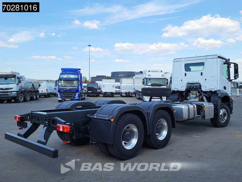 Mercedes-Benz Arocs 2640 6X4 NEW chassis PTO preparation Big-Axle Alcoa Automatic Euro 6 - Camión chasis: foto 5 Mercedes-Benz Arocs 2640 6X4 NEW chassis PTO preparation Big-Axle Alcoa Automatic Euro 6 - Camión chasis: foto 5
