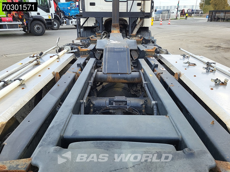 Scania P400 6X2 20 tons HIAB containersystem Retarder Automatic Lift+steering Euro 5 - Camión multibasculante: foto 5 Scania P400 6X2 20 tons HIAB containersystem Retarder Automatic Lift+steering Euro 5 - Camión multibasculante: foto 5