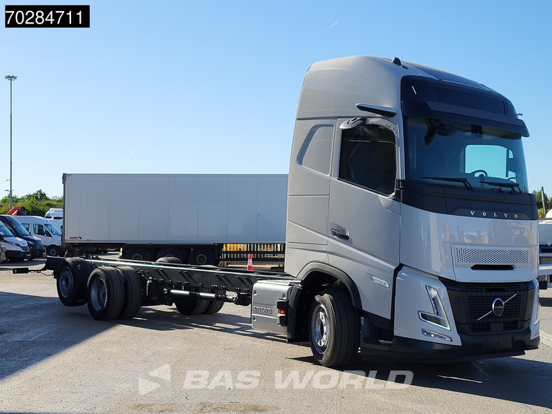 Volvo FH 62 R AERO 6X2 XL Lift+Lenkachse Dynamic Steering Mirror cam - Camión chasis: foto 3 Volvo FH 62 R AERO 6X2 XL Lift+Lenkachse Dynamic Steering Mirror cam - Camión chasis: foto 3