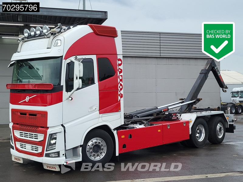 Volvo FH16 750 FH16 6X2 HIAB Multilift XR21S61 Hooklift Lift+steering Axle Automatic Euro 6 - Camión multibasculante: foto 1 Volvo FH16 750 FH16 6X2 HIAB Multilift XR21S61 Hooklift Lift+steering Axle Automatic Euro 6 - Camión multibasculante: foto 1