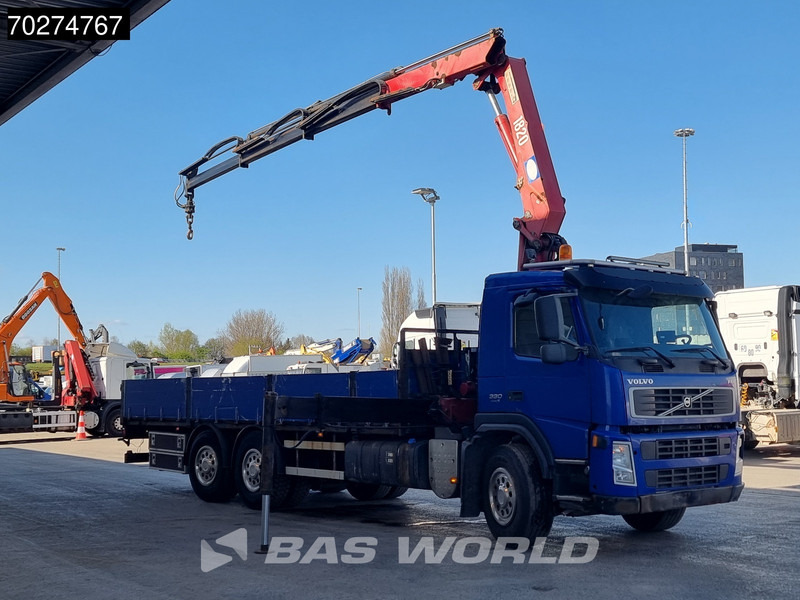 Volvo FM 330 6X2 HMF 1820 K3 Kran Crane Lift+Steering Axle Xenon Euro 5 - Camión caja abierta, Camión grúa: foto 3 Volvo FM 330 6X2 HMF 1820 K3 Kran Crane Lift+Steering Axle Xenon Euro 5 - Camión caja abierta, Camión grúa: foto 3