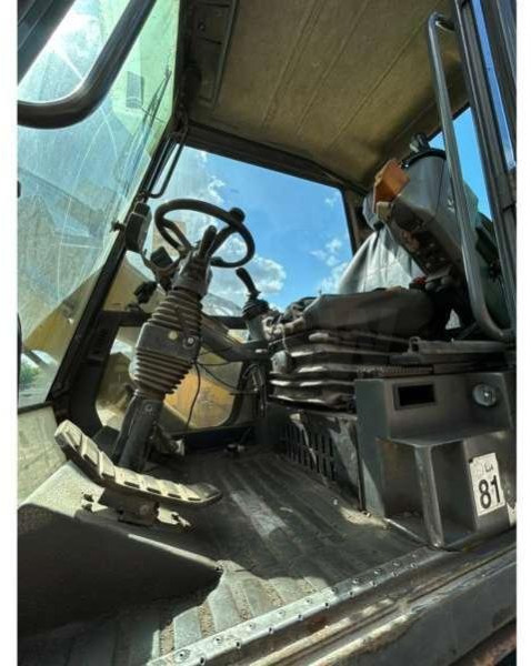 Excavadora de ruedas Case 788-PRR: foto 15 Excavadora de ruedas Case 788-PRR: foto 15