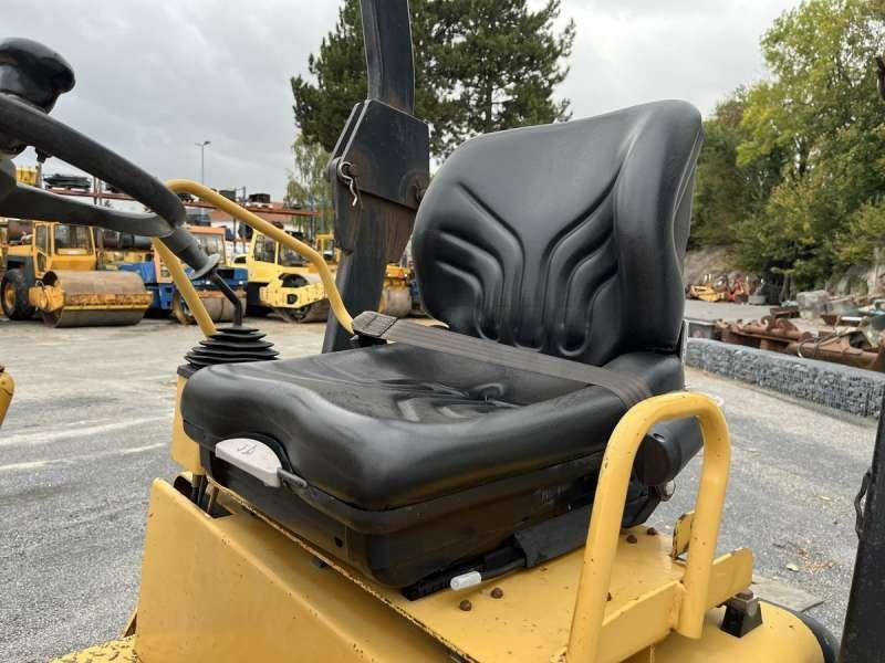 Leasing de Caterpillar CB225D Caterpillar CB225D: foto 35 Leasing de Caterpillar CB225D Caterpillar CB225D: foto 35