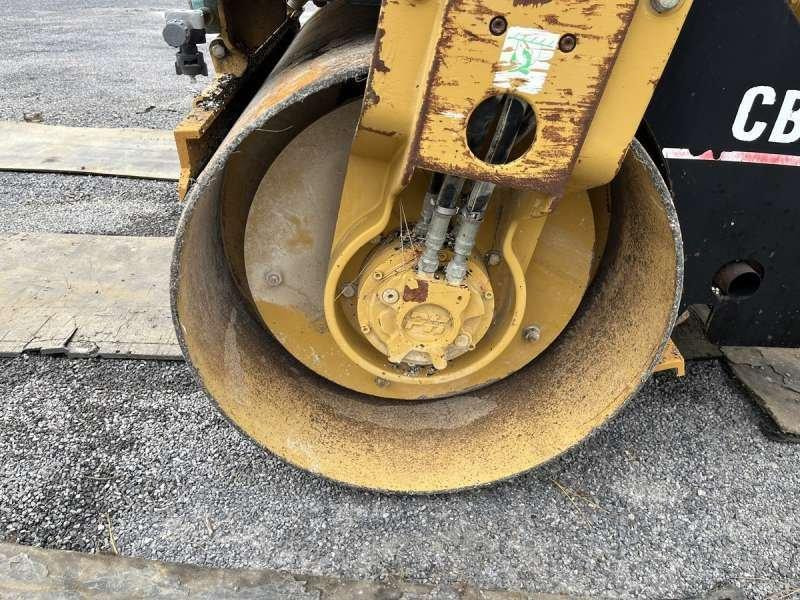 Leasing de Caterpillar CB225D Caterpillar CB225D: foto 12 Leasing de Caterpillar CB225D Caterpillar CB225D: foto 12