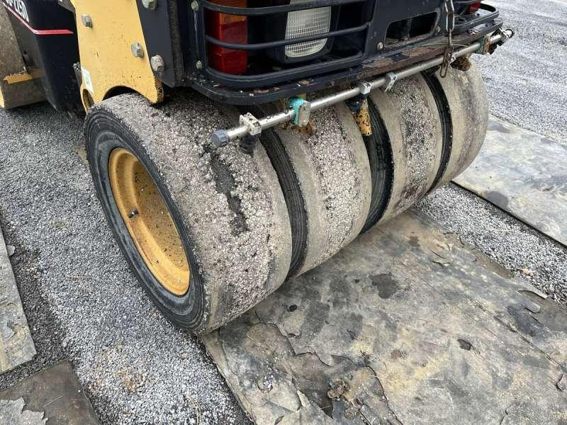 Leasing de Caterpillar CB225D Caterpillar CB225D: foto 21 Leasing de Caterpillar CB225D Caterpillar CB225D: foto 21