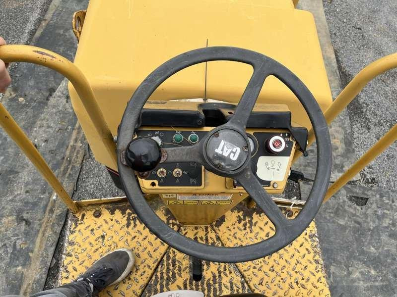 Leasing de Caterpillar CB225D Caterpillar CB225D: foto 37 Leasing de Caterpillar CB225D Caterpillar CB225D: foto 37