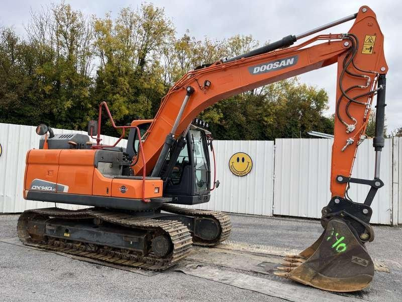 Doosan DX140LC-5 - Excavadora de cadenas: foto 1 Doosan DX140LC-5 - Excavadora de cadenas: foto 1